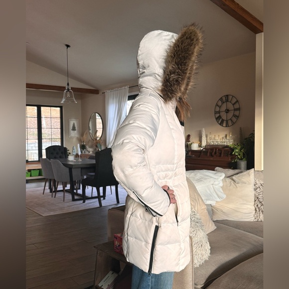 Arctic expedition women’s parka, size small (runs big) - Picture 3 of 9